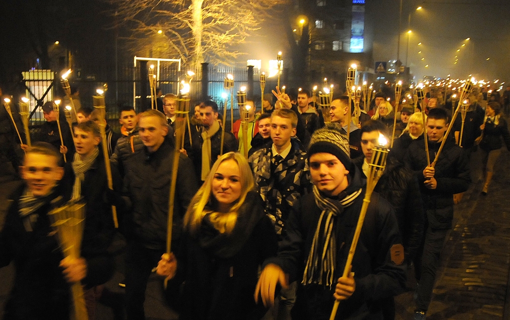Tūkstošiem lāpu varoņu piemiņai