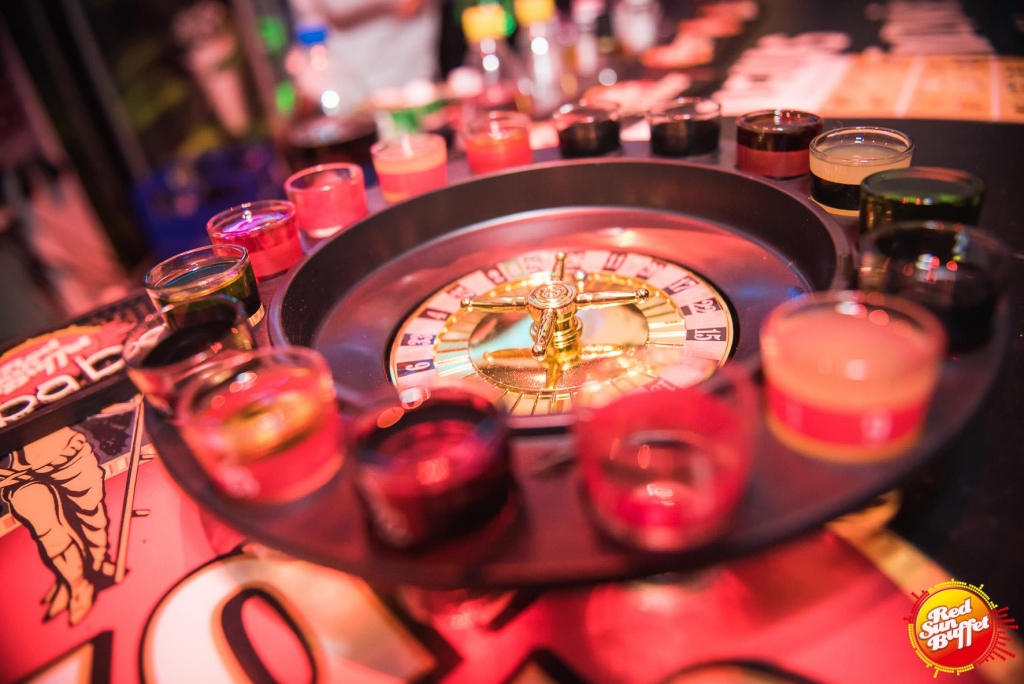 “Red Sun Buffet” sildīs ar meksikāņu ballīti un izklaidēsies kopā ar KVN