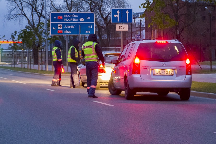 Svētku brīvdienās policisti atkārtoti veiks masveida reidus