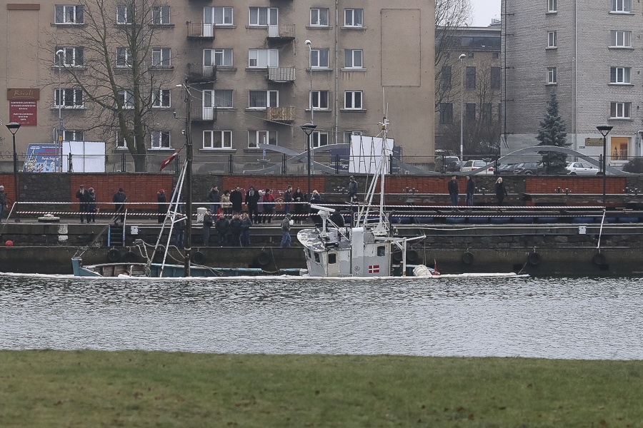 Papildināts (foto) – Liepājas ostā nogrimis Fonteina nopirktais kuģis