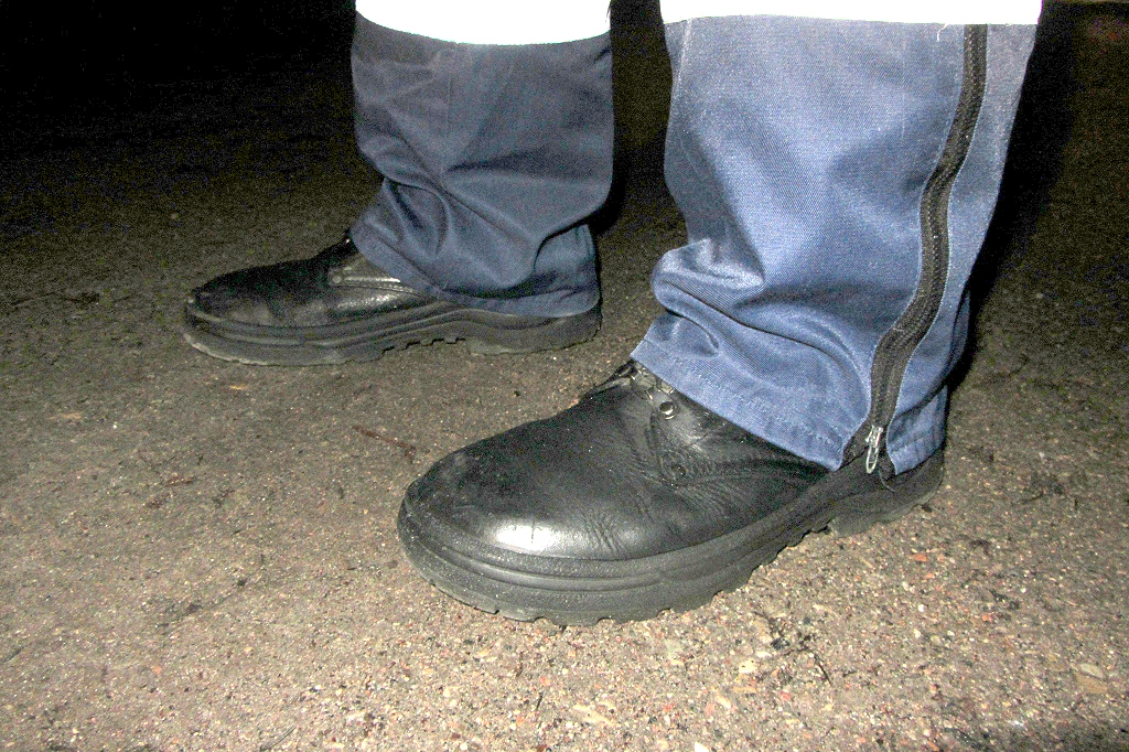 Arī mūsu policisti staigā slapjām kājām