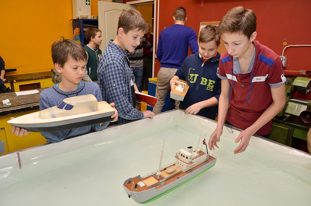 Kuģu modeļu sacensības mini baseinā “Liepājas vilnis 2015”