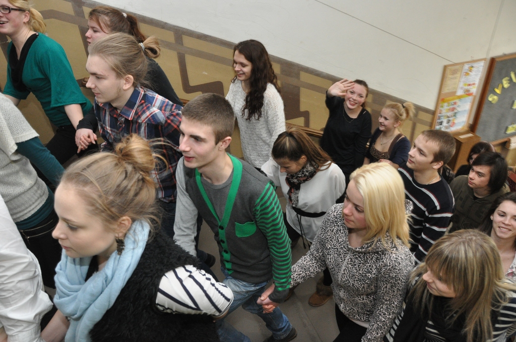 Sens aicinājums jaunās skaņās   