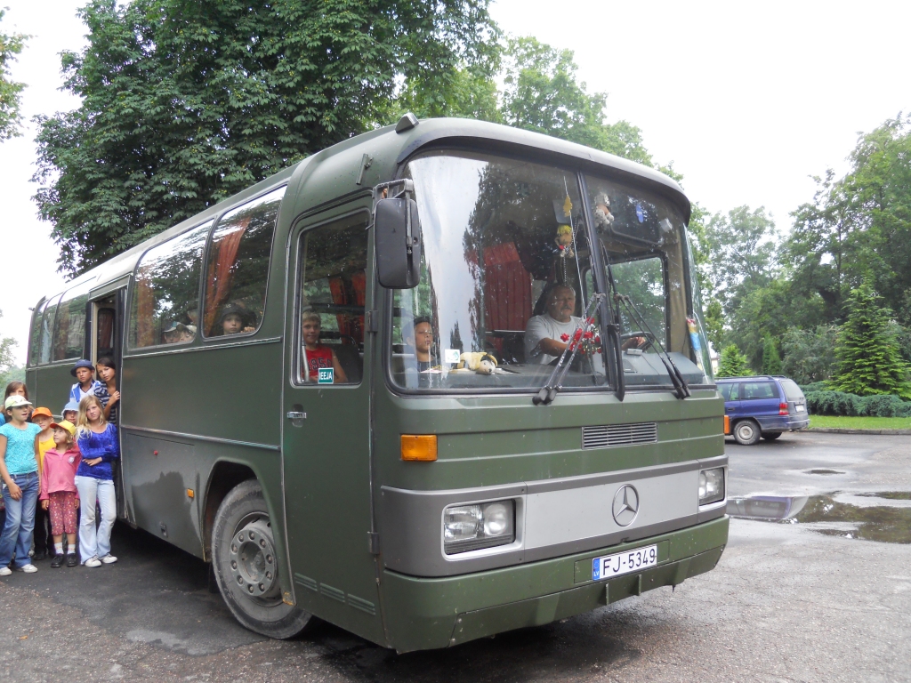 Veco autobusu pārdod metāllūžņos