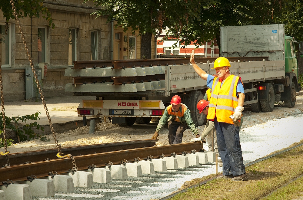 Papildināts – Ņems gandrīz 900 000 eiro aizņēmumu, lai sakārtotu tramvaja sliežu ceļus