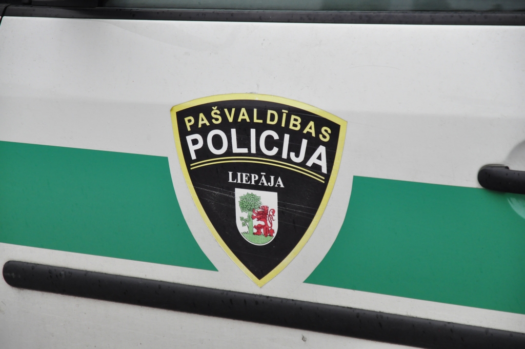 Policisti viesojas “Dēklā”