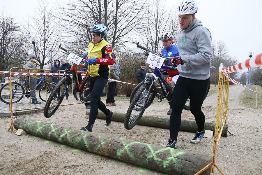 Pussimts dalībnieku Liepājas velokrosa čempionātā
