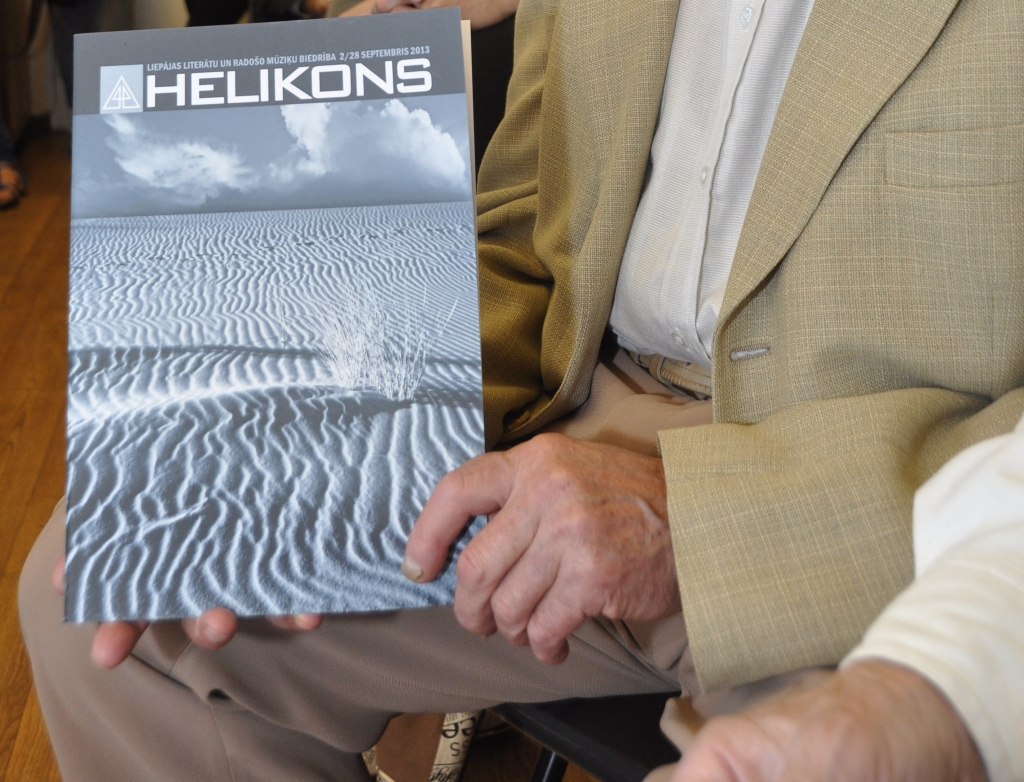 Atvērs jaunāko “Helikonu”