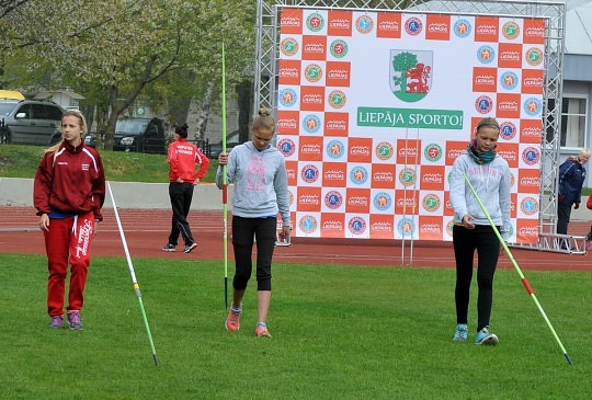 Liepājas vieglatlēti gatavojas jaunās sezonas startiem
