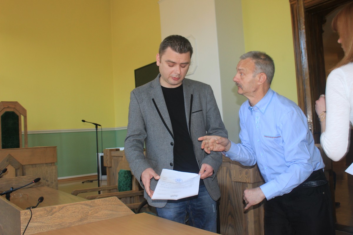 Osipovam par valsts karoga zaimošanu piespriež piespiedu darbu