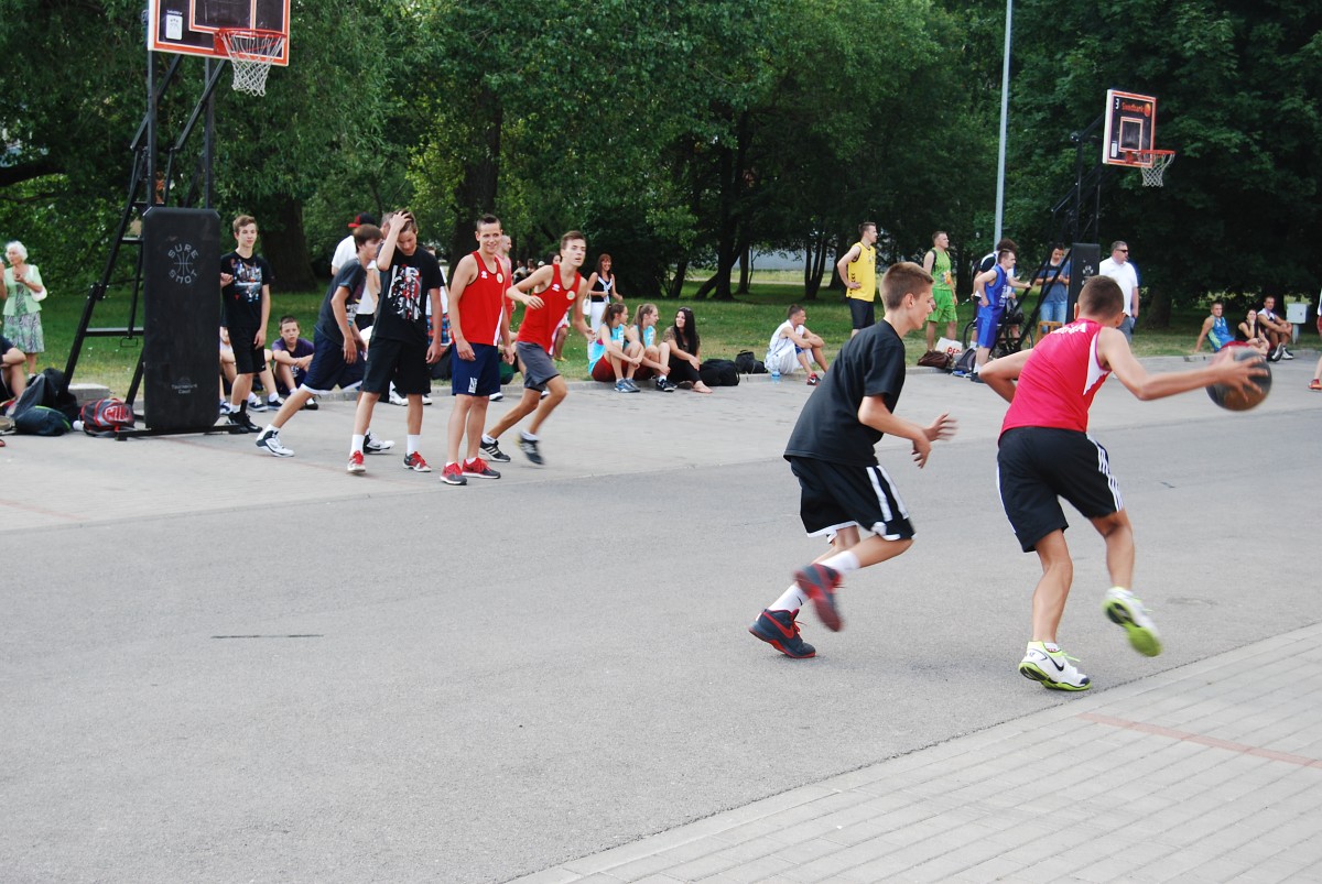 “Bruģa bumba” un “Pludmales volejbola līga” čempionātu 2015. gada posmi