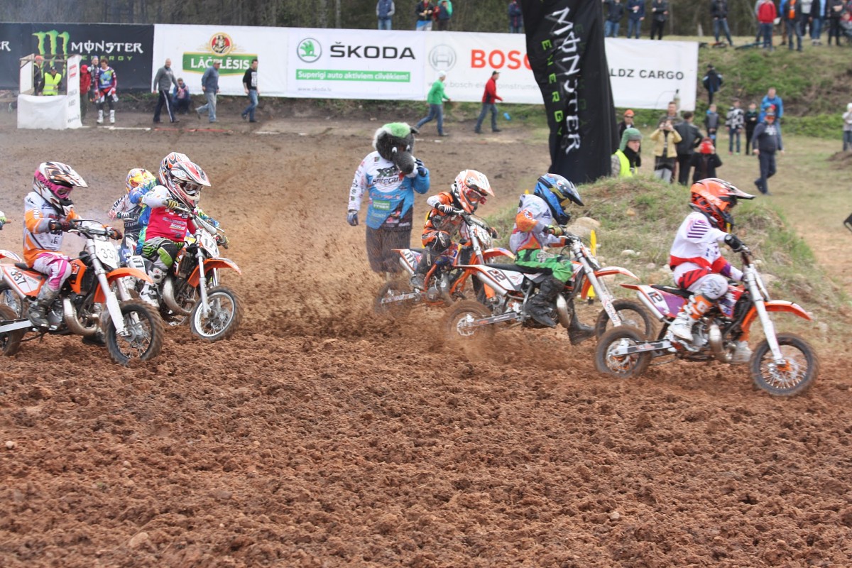 “Motokurzeme” sportists kāpj uz pjedestāla Gulbenē