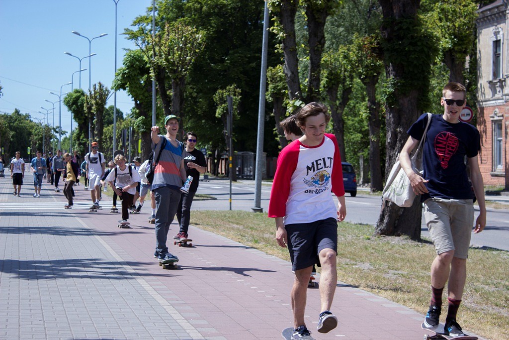 Aizvadīts skeiteru pasākums “Go Skateboarding Day”