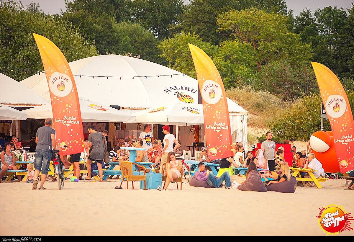 “Red Sun Buffet” notiks vecmeitu/ vecpuišu festivāls un sieviešu striptīzs