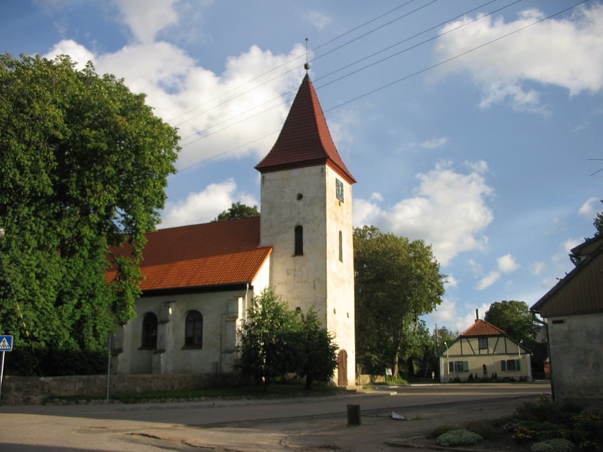 Atklās baznīcu no jauna
