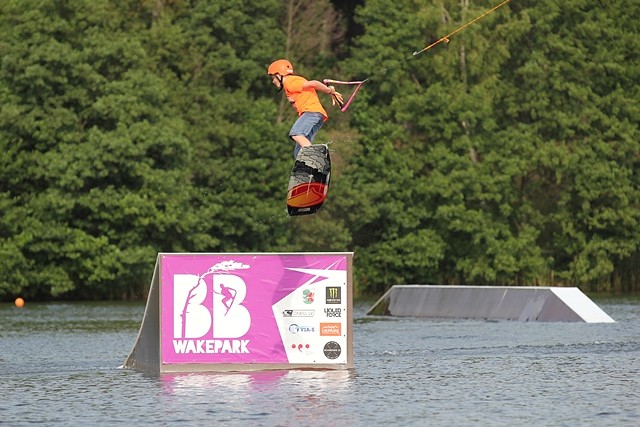 “BB wakepark” bērnu veikborda skoliņa darbosies visu vasaru