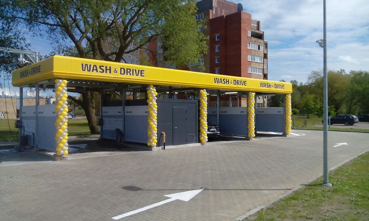 Atklāj Kurzemē pirmo “Wash & Drive” tīkla automazgātavu