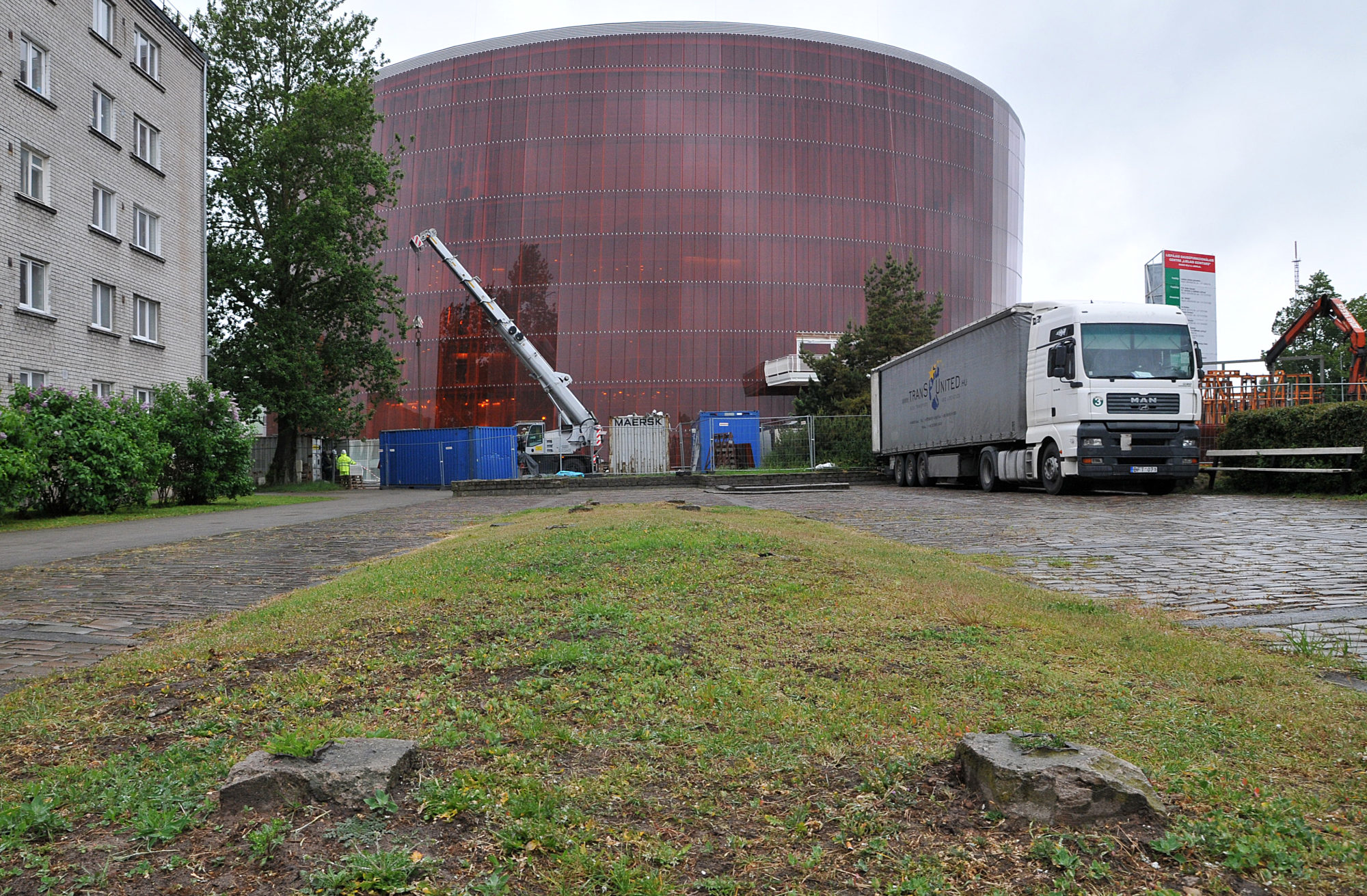 Ejot apkārt “Lielajam dzintaram”