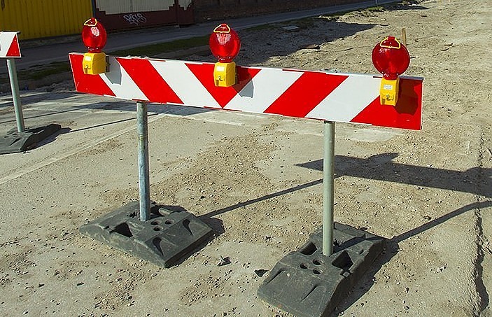 Slēgs satiksmi Tērauda ielā