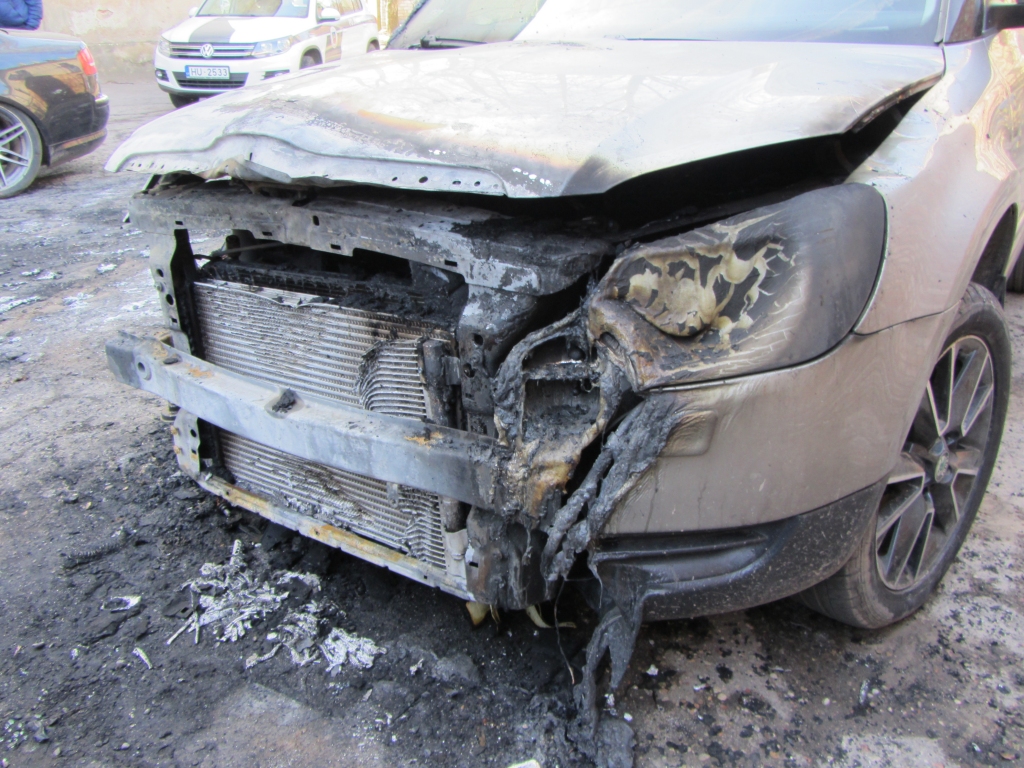 Liepājā deg auto, Dubeņos – veļasmašīna
