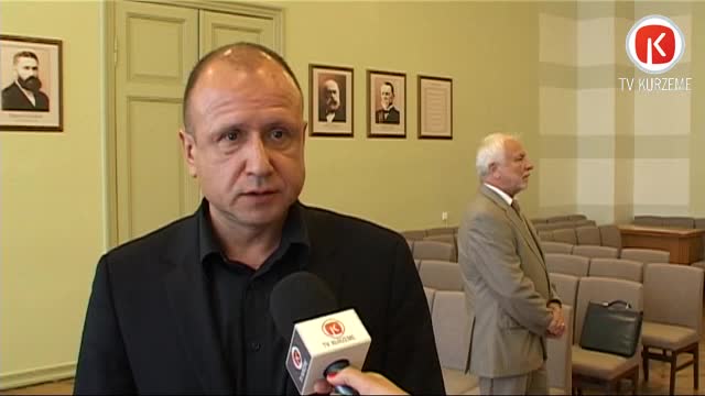 Paraksta līgumu par tramvaja sliežu remontu