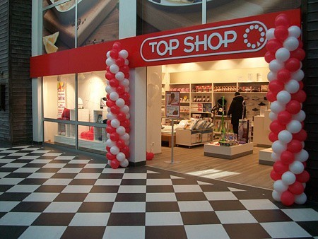 “TOP SHOP” veikals Liepājā jaunās telpās