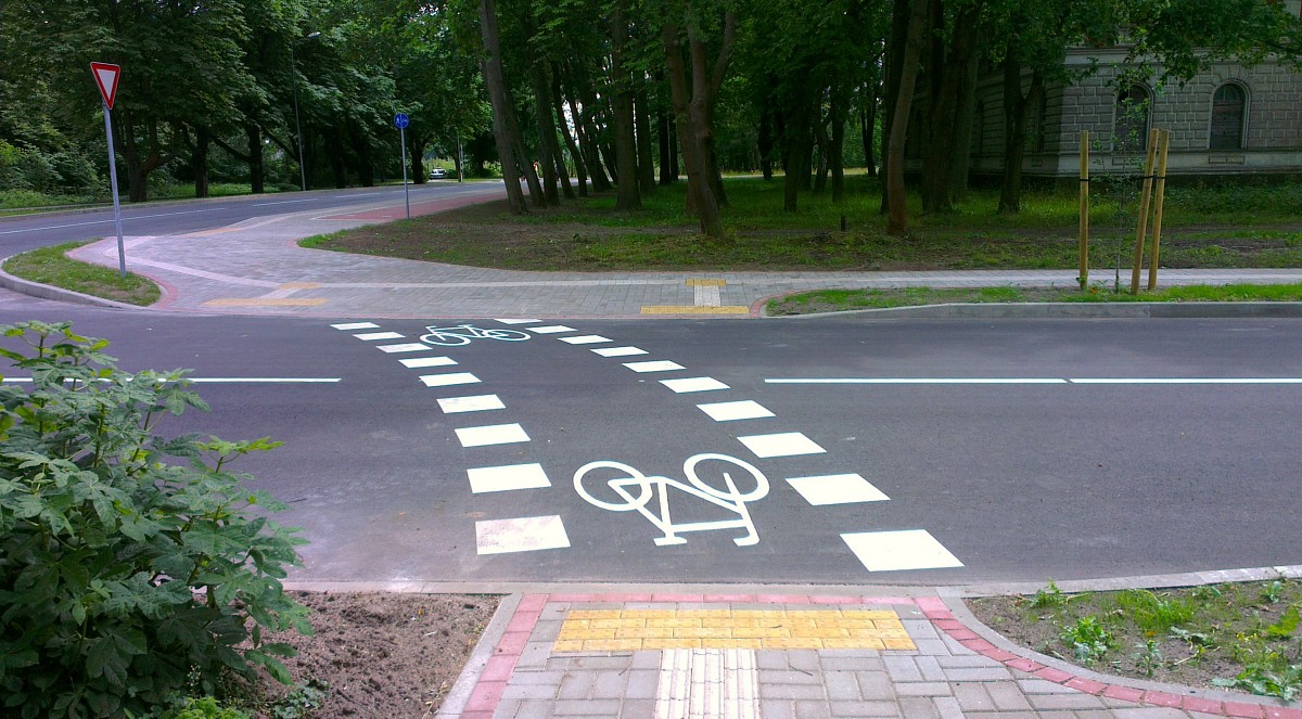 Pieņem ekspluatācijā Zemgales un Virssardzes ielas uzņēmējdarbības publiskās infrastruktūras būvdarbus