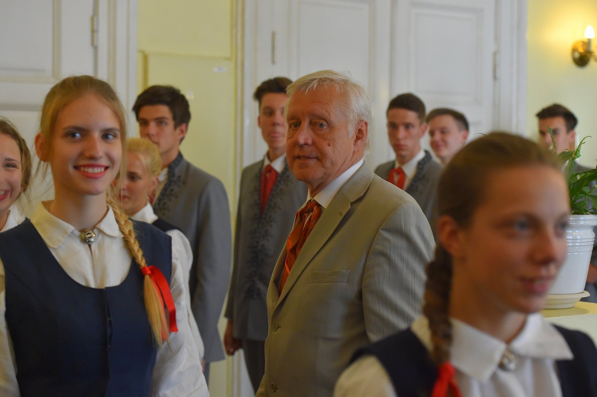 Koristi lepojas ar Zelta diplomiem