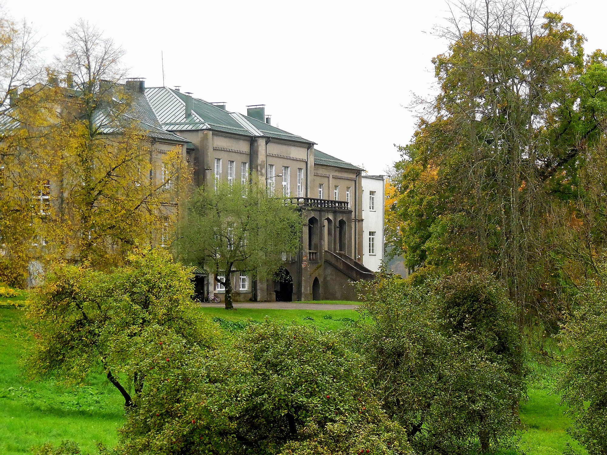 Taps vidusskolas vēstures grāmata