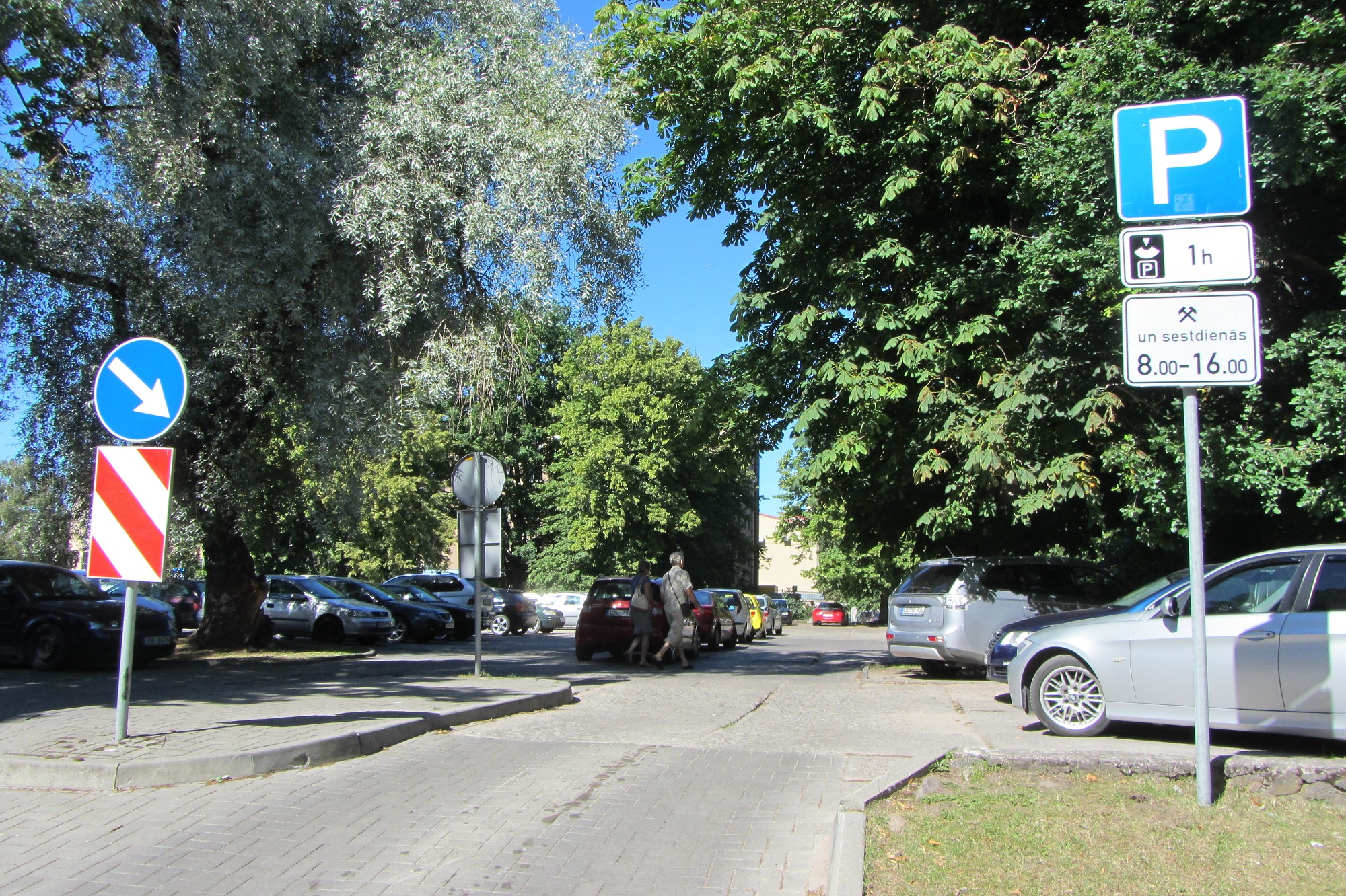Laukums Liepājas centrā – joprojām bezmaksas, bet uz stundu