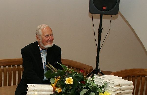 Lasot dzintaru Baltijas jūras piekrastē