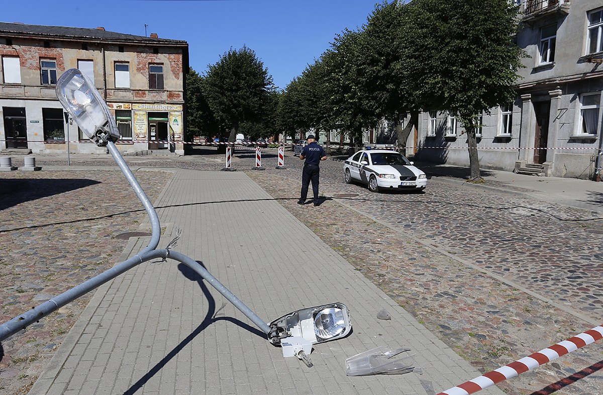 Smagais auto ”elektrificē” Autoru ielu