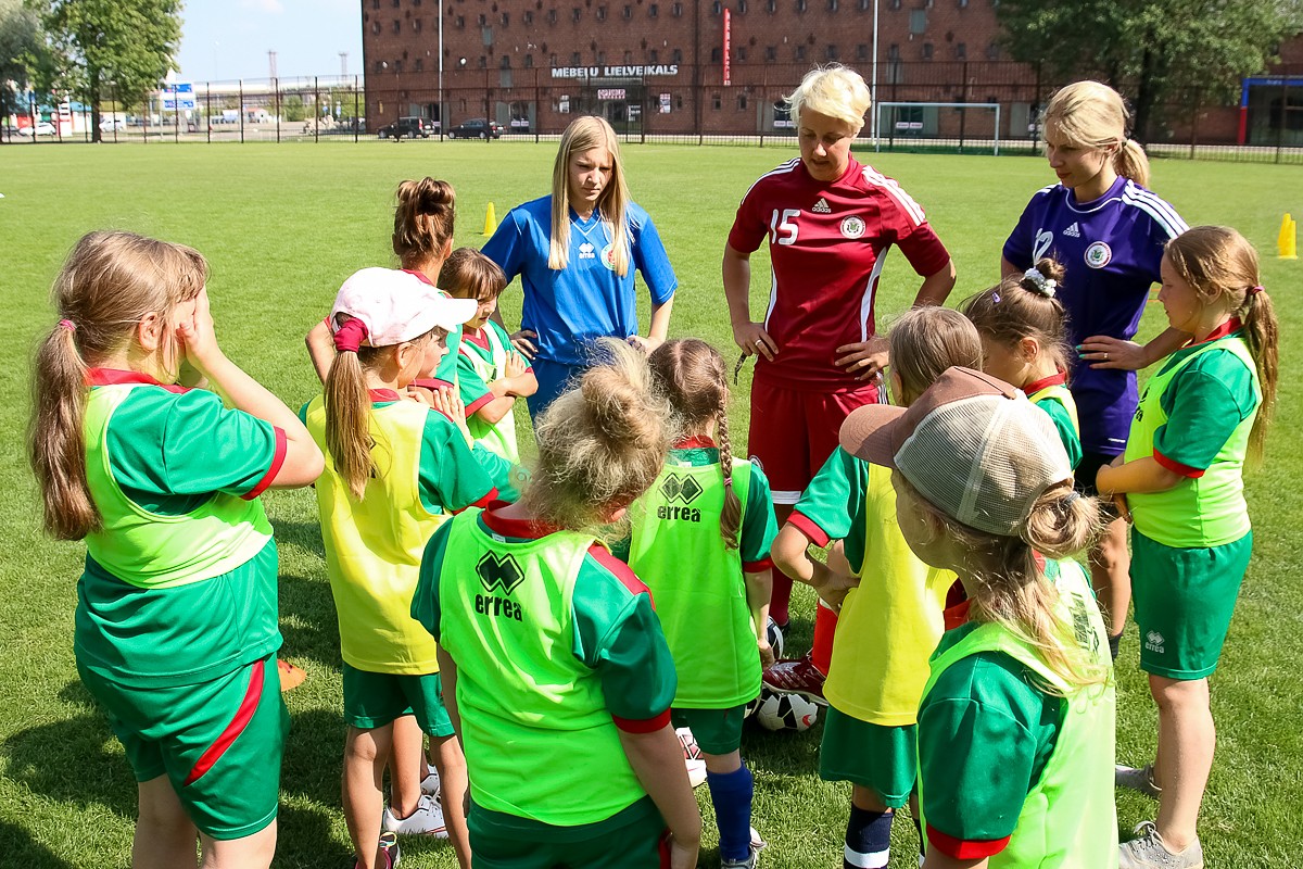 LFF viesojas pie “Liepājas Lauvām” un jaunajām futbolistēm