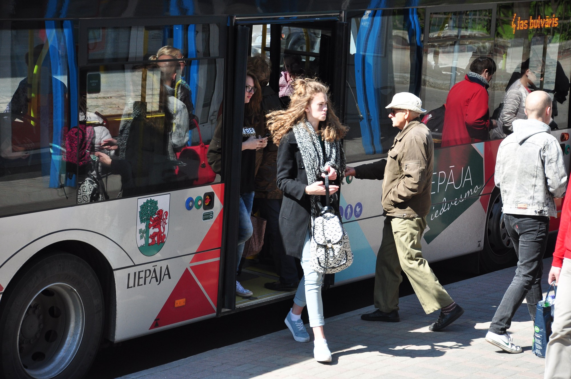 Nodrošinās autobusus vakarā pēc “Pūt, vējiņi!” izrādes Karostā