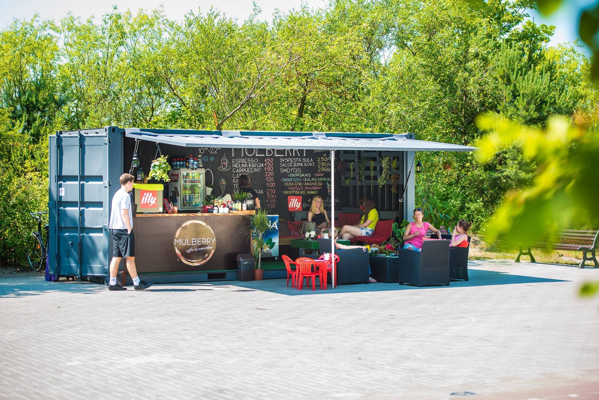 Vegāniem un svaigēdājiem piemērotā kafejnīca “Mulberry” noslēdz savu pirmo sezonu