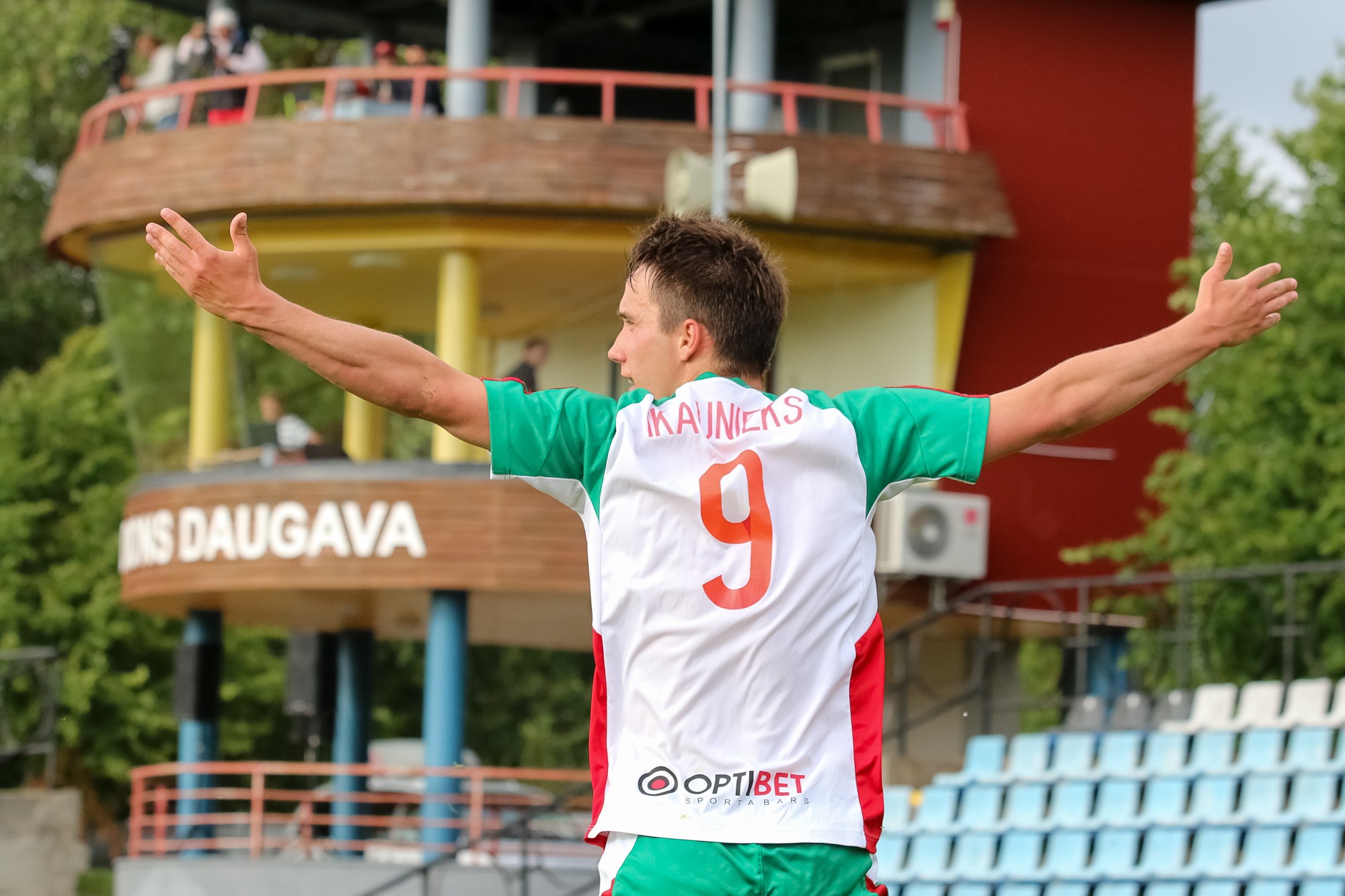 Arī futbola virslīgas 3. apļa labākā jaunā spēlētāja nosaukumam izvirzīts Ikaunieks