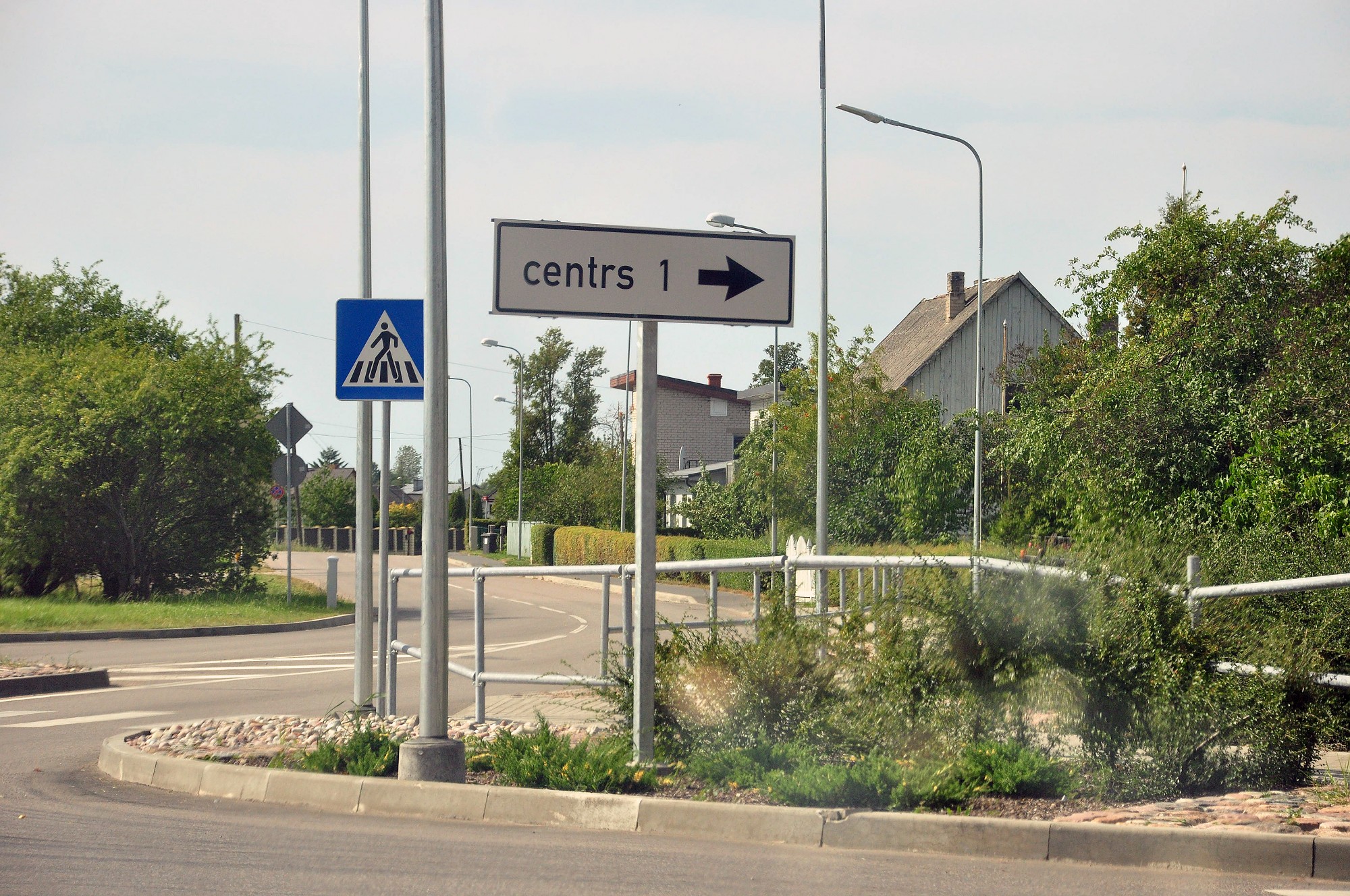 Ceļa zīmes jauc galvu