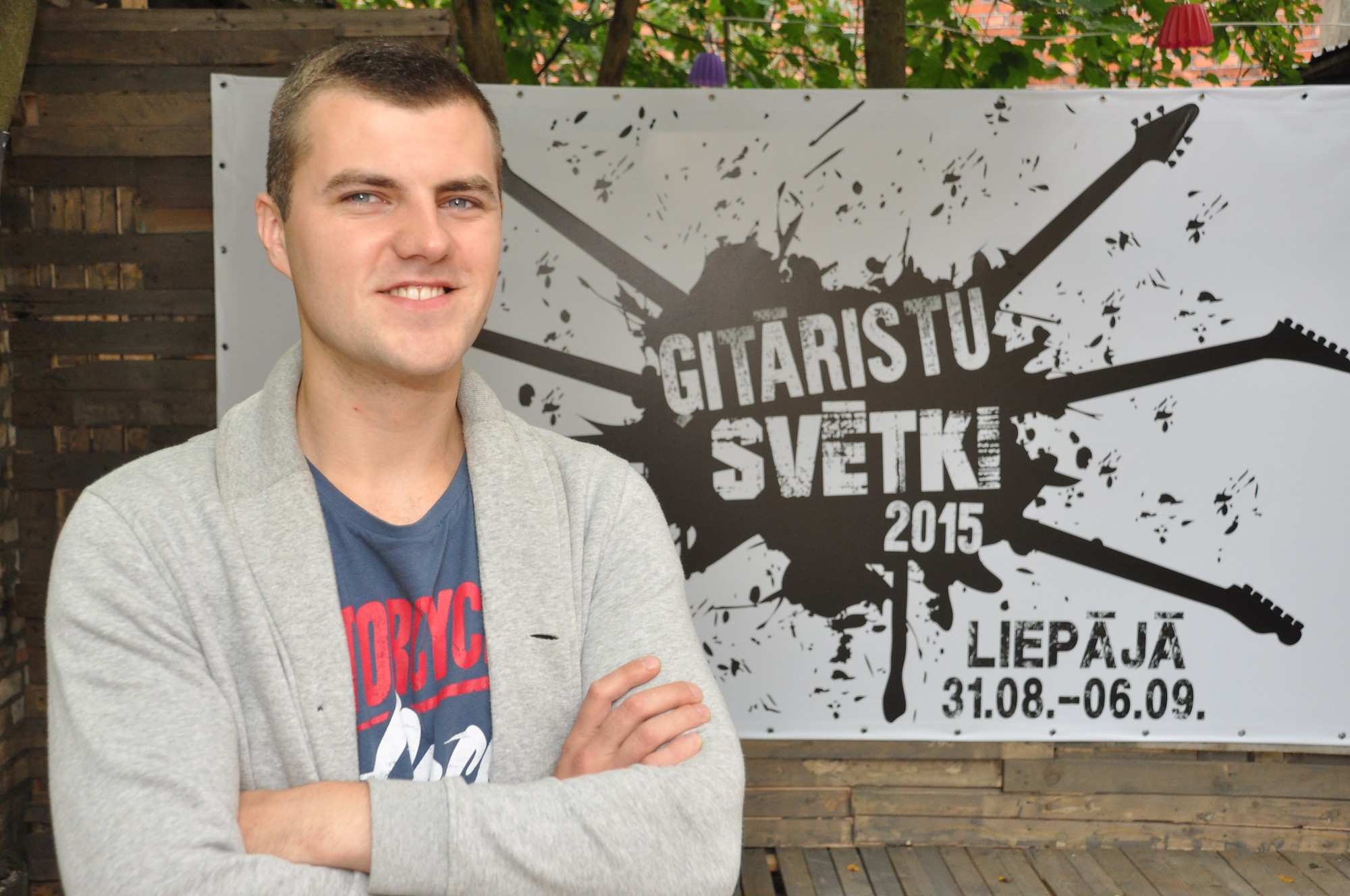 Ģitārists, kurš iedvesmo un aizrauj citus