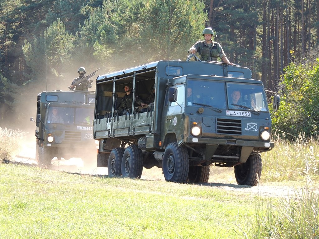 Latvijā nogādās pirmo operācijā “Atlantic Resolve” iesaistīto ASV bruņoto spēku vienību ekipējumu