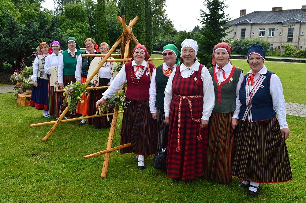 Folkloras kopa “Vēlava” ielūdz uz 15 gadu jubilejas sarīkojumu