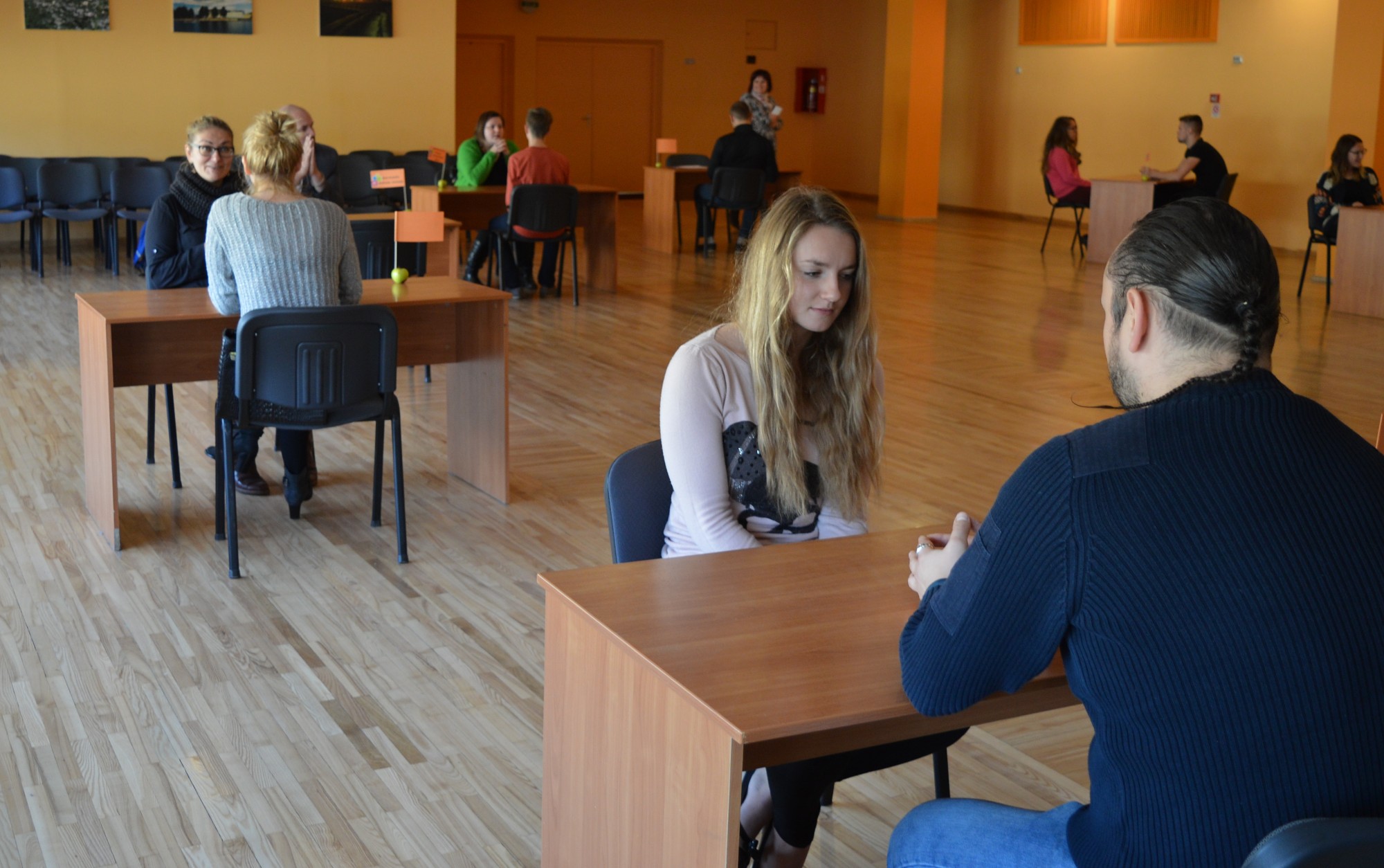 Liepājas 8.vidusskolas skolēni dodas uz profesiju randiņiem