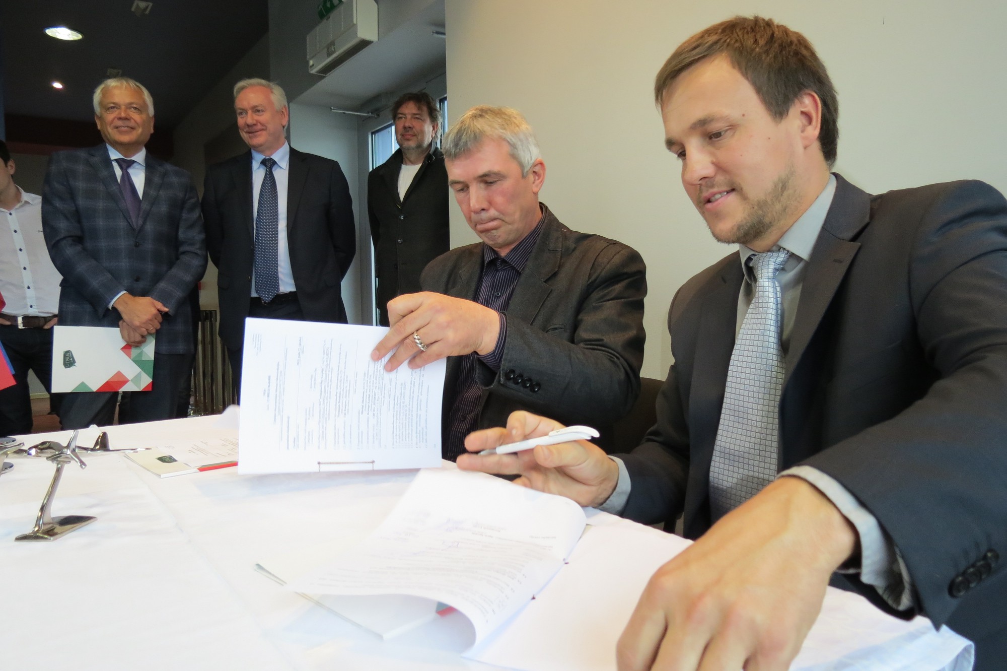 Papildināts – Lidosta nodota ekspluatācijā, piesakās pirmie precinieki