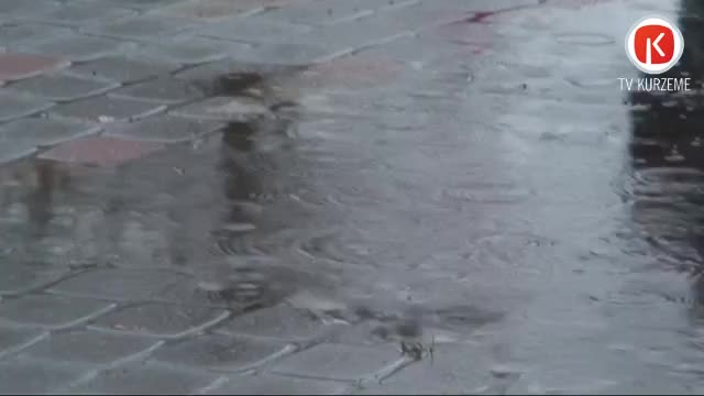 Izskrien Latvijas kontūru