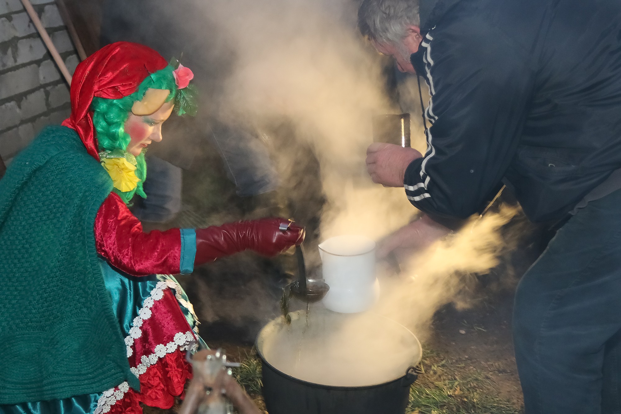 Ciemos pie dīvainīšiem