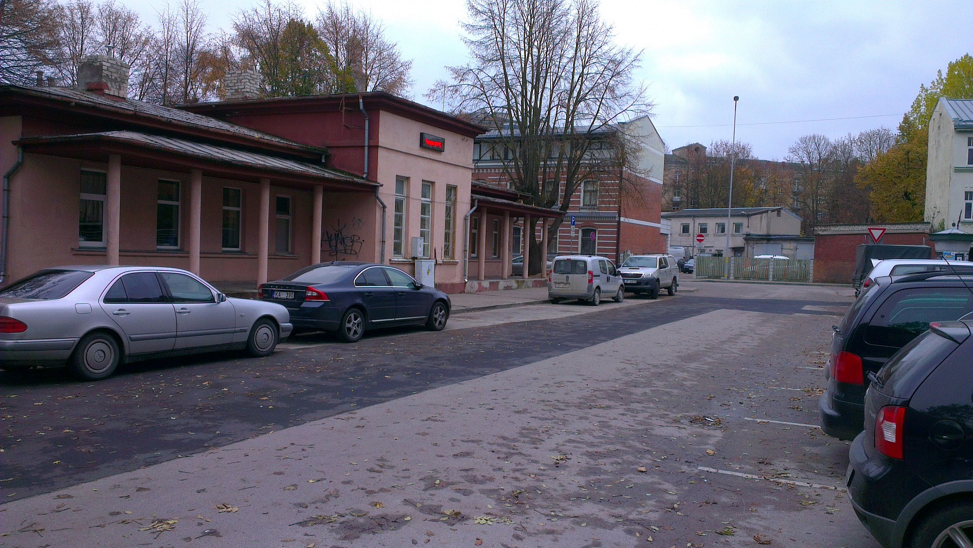 Noteiktas izmaiņas transporta kustībā un stāvēšanā J. Dubelšteina ielas posmā