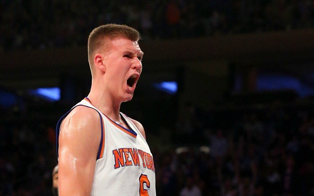 Porziņģis ar astoņiem punktiem palīdz “Knicks” spraigā cīņā pārspēt “Raptors” komandu