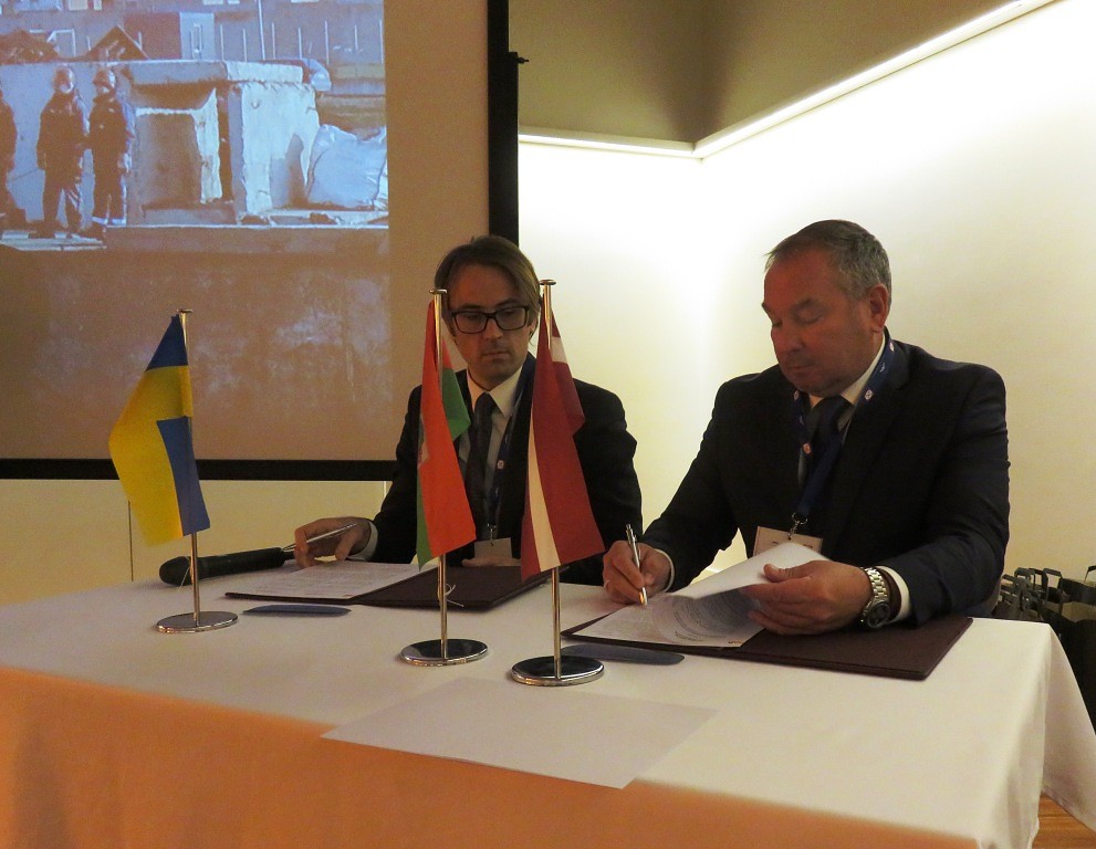 Paraksta sadarbības memorandu ar Ukrainas ostu pārvaldi