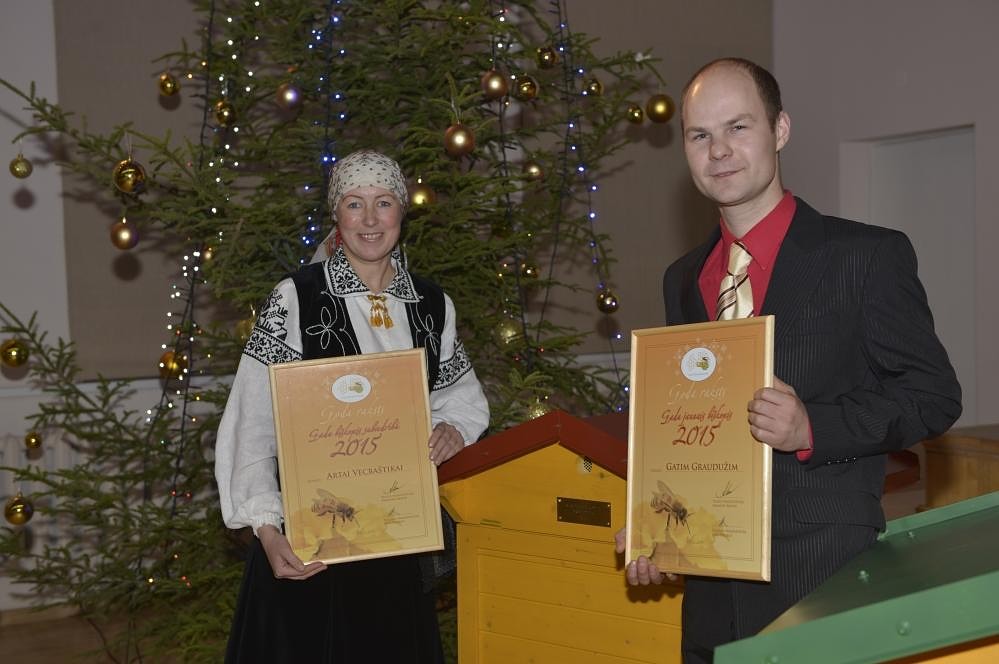 Uzvar divās no četrām nominācijām