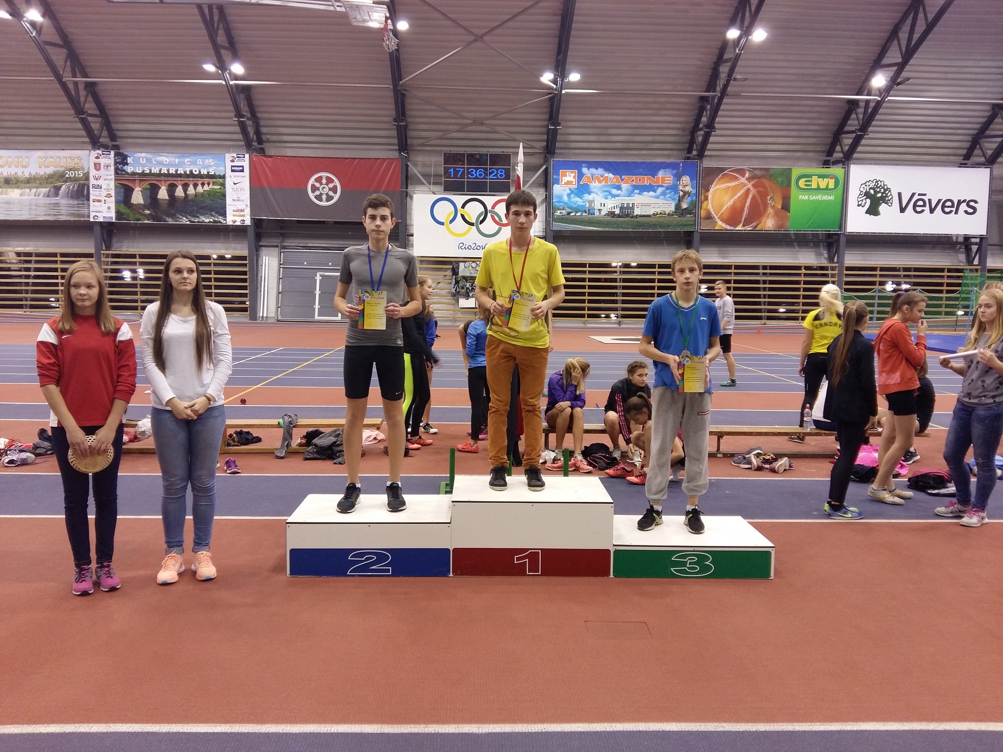 Vieglatlēti atved 11 medaļas