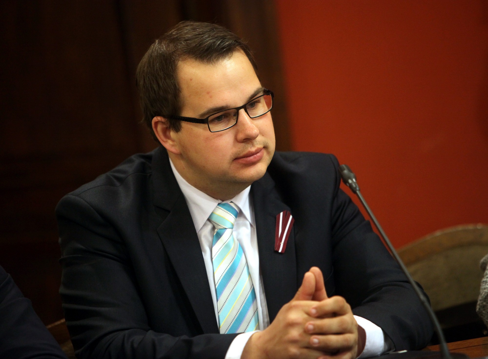 Vai ir īstais brīdis algu celšanai valdībā un Saeimā?